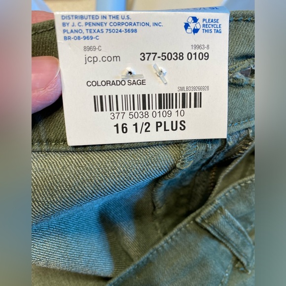 NWT Arizona Jean Co women’s Bermuda shorts size 16 1/2 plus, color Colorado Sage - Picture 7 of 13